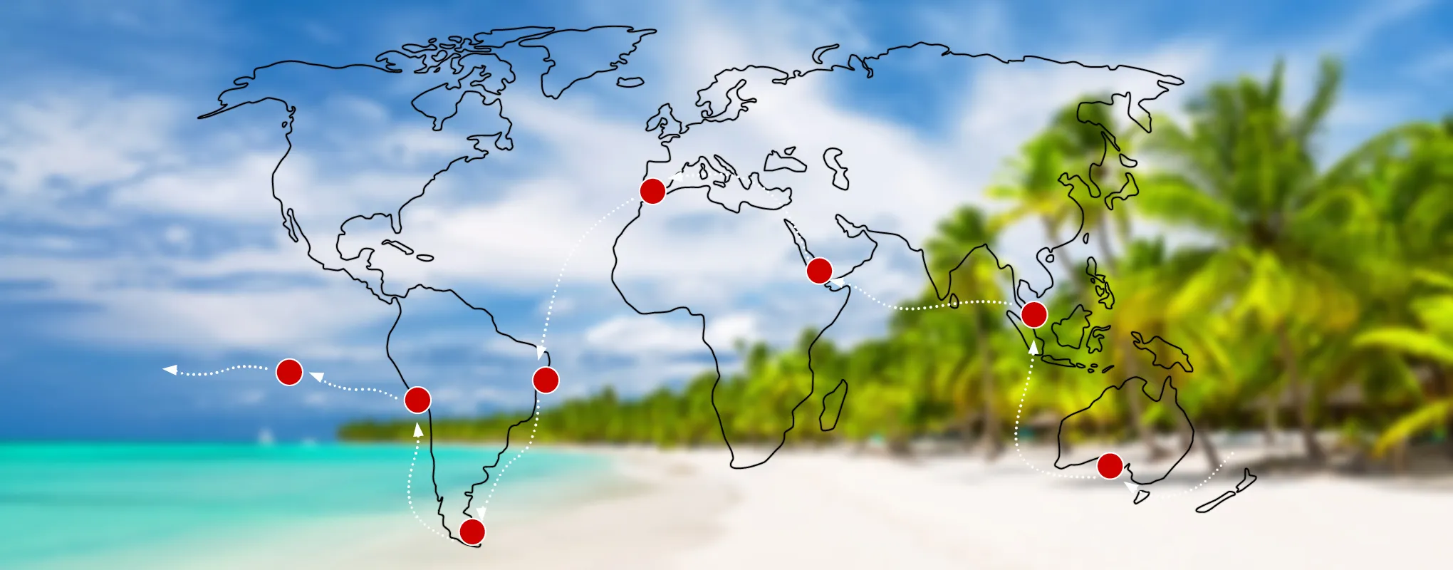 Weltkarte mit Reiseroute vor tropischem Strandhintergrund.