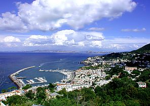 Sonniger Wohlfühl-Urlaub auf Ischia Sonniger Wohlfühl-Urlaub auf Ischia