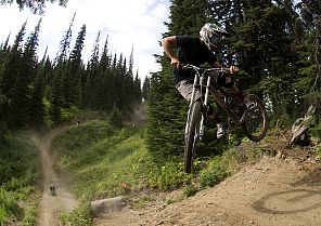 Where the Trail begins! Die epischen Trails von Kanada & Whistler - Mutter & Vater aller Bikeparks Where the Trail begins! Die epischen Trails von Kanada & Whistler - Mutter & Vater aller Bikeparks