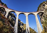 Bernina Express auf dem Landwasserviadukt