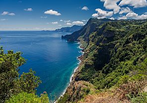 Blumeninsel Madeira - Schwimmender Garten im Atlantik