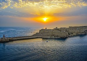 Sonne tanken im Mittelmeer
