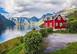 Auf Kreuzfahrt zu Fjorden & Königsschlössern
