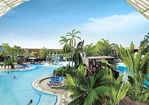 Tropisches Urlaubsfeeling in der größten Therme Europas Tropisches Urlaubsfeeling in der größten Therme Europas