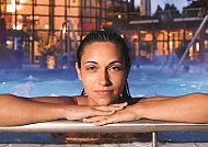 Thermenmomente, Entspannung im Whirlpool der Obermain Therme bei Nacht., Entspannung im Whirlpool der Obermain Therme bei Nacht.