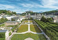 Salzburg, Mirabellgarten in Salzburg mit Festung Hohensalzburg im Hintergrund.