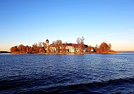 Fraueninsel, Fraueninsel im Chiemsee bei Sonnenuntergang, Alpenfrühling.