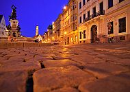 Maximilianstrasse, Maximilianstrasse bei Nacht, Augsburg, stimmungsvolle Beleuchtung.
