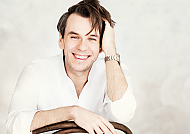 Startenor Benjamin Bernheim zu Gast in der Elbphilharmonie