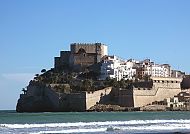 , Peñíscola Burg an Spaniens Orangenküste, majestätisch am Meer.