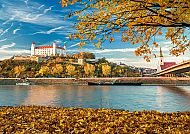 , Burg Bratislava im Herbst, Donau, Reise 2026., Burg Bratislava im Herbst, Blick über die Donau, 2026.