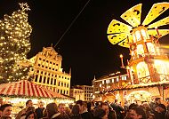Augsburger Christkindlesmarkt mit Engeles-Pyramide