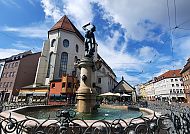 UNESCO Welterbe Merkurbrunnen und Moritzkirche