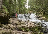 Wandern Rißloch, Wanderer am Rißloch-Wasserfall im Bayerischen Wald., Wanderer am Rißloch-Wasserfall im Bayerischen Wald.