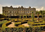 Longleat House mit gepflegtem Garten, Longleat House mit gepflegtem Garten bei der Badminton Flower Show 2026.