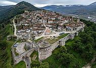 Blick auf die historische Festung von Berat
