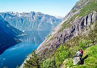 Eidfjord, Atemberaubender Blick auf den Eidfjord im herbstlichen Norwegen.