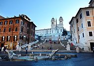 Piazza di Spagna mit der Spanischen Treppe in Rom