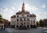 Rathaus Lüneburg, Rathaus Lüneburg im Sonnenlicht, historisches Wahrzeichen., Rathaus Lüneburg im Sonnenschein, historisches Wahrzeichen.