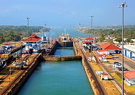 Panama, Panamakanal: beeindruckende Ingenieurskunst und malerische Landschaft.