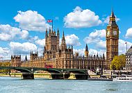Houses of Parliament und Big Ben in London bei sonnigem Wetter