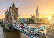Ausflugstipp: London, Tower Bridge und The Shard bei Sonnenuntergang in London., Tower Bridge und The Shard bei Sonnenuntergang in London.
