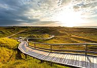 Bohlenweg auf Norderney, Sonnenuntergang am Bohlenweg auf Norderney, Nordseeküste., Sonnenuntergang am Bohlenweg auf Norderney, Nordseeküste.