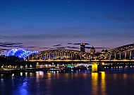 , Kölner Dom und Hohenzollernbrücke bei Nacht, Advent am Rhein 2026., Kölner Skyline bei Nacht mit beleuchteter Hohenzollernbrücke.