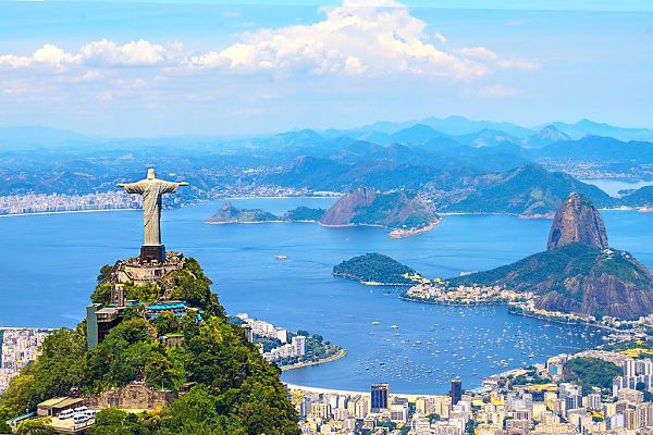 Rio de Janeiro, Christusstatue in Rio mit atemberaubendem Blick auf die Bucht.