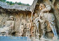 Longmen-Grotten: Majestätische Buddha-Statuen in Fels gehauen