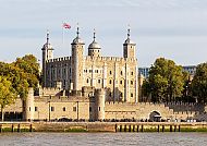 Ausflugstipp: London mit Tower of London am Ufer der Themse