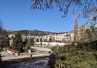 , Panorama von Marienbad mit historischen Gebäuden und Natur.