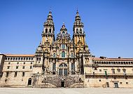 Ausflugstipp: Santiago de Compostela, Kathedrale von Santiago de Compostela bei klarem Himmel., Kathedrale von Santiago de Compostela bei klarem Himmel.