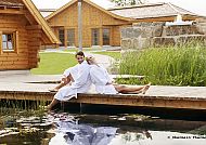 SaunaLand Obermain Therme, Entspannung am Teich in der Obermain Therme SaunaLand.