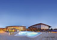 ThermenMeer Obermain Therme, Obermain Therme: Entspannung im modernen Thermenkomplex., Obermain Therme: Entspannung im modernen Außenbereich.