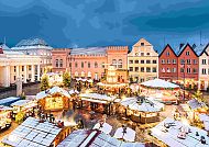 , Weihnachtsmarkt Schwerin im Schnee, festliche Lichter und Stände., Weihnachtsmarkt Schwerin im Schnee, festliche Lichter und Buden.