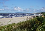 Strand von Swinemünde mit Blick auf die Ostsee und Dünen.