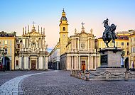 Ausflugstipp: Turin, Piazza San Carlo in Turin bei Sonnenaufgang., Piazza San Carlo in Turin bei Sonnenuntergang.