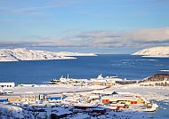 Winterliche Küstenlandschaft in Kirkenes, Norwegen