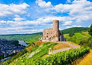 Burgruine Landshut in Bernkastel Kues, Burgruine Landshut mit Moselblick in Bernkastel-Kues., Burgruine Landshut mit Blick auf die Mosel in Bernkastel-Kues.