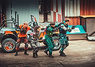 Filmpark Babelsberg, Stuntshow, Spannende Stuntshow im Filmpark Babelsberg, Potsdam., Spannende Stuntshow im Filmpark Babelsberg, actiongeladene Szene.