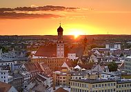 Augsburg, Stadtansicht mit Basilika St. Ulrich und Afra im Sonnenuntergang, Straße der Romantik
