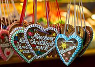 Lebkuchenherz Christkindlmarkt München, Lebkuchenherzen auf dem Münchner Christkindlmarkt., Lebkuchenherzen auf dem Münchner Christkindlmarkt.
