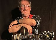 Jan Hirte, Jan Hirte mit Gitarre, bereit für die Blues Kreuzfahrt II.