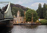 Potsdam_Glienicker_Bruecke_mit_Royal_Luise