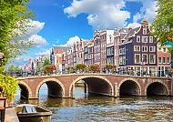 Amsterdam, Malerische Grachten und historische Häuser in Amsterdam.
