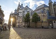 Nijmegen, Sonnenuntergang an der Stevenskerk in Nijmegen.