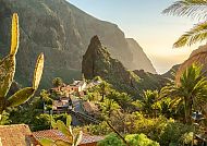 Natur Teneriffas, Malerisches Dorf inmitten der beeindruckenden Natur Teneriffas., Malerisches Bergdorf Masca in Teneriffas grüner Landschaft.