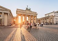 Brandenburger_Tor_regierungsviertel, Brandenburger Tor im Sonnenuntergang, Berlin., Brandenburger Tor bei Sonnenuntergang, Berlin.