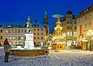 Annaberg Brunnen, Annaberg Brunnen im winterlichen Erzgebirge bei Abenddämmerung.